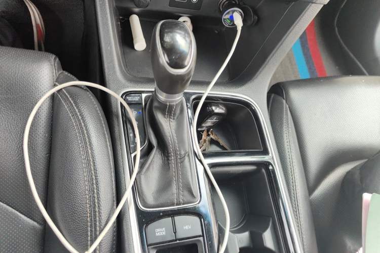 Used Hyundai Sonata Plug-in Hybrid 2018 2.0 PHS Smart Connect Version China VI Standard Gear Lever