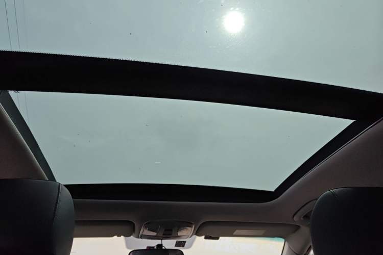 Used Hyundai Sonata Plug-in Hybrid 2018 2.0 PHS Smart Connect Version China VI Standard Headliner