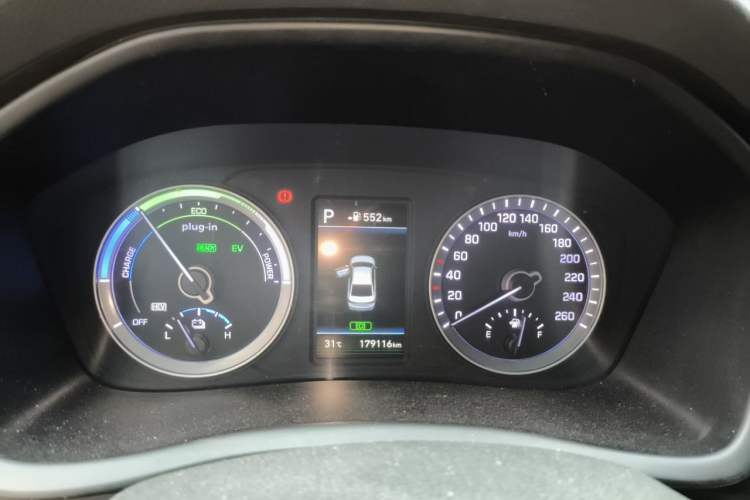 Used Hyundai Sonata Plug-in Hybrid 2018 2.0 PHS Smart Connect Version China VI Standard Instrument Cluster