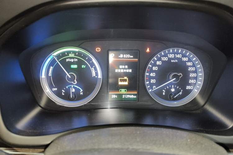 Used Hyundai Sonata Plug-in Hybrid 2018 2.0 PHS Smart Connect Version China VI Standard Instrument Cluster