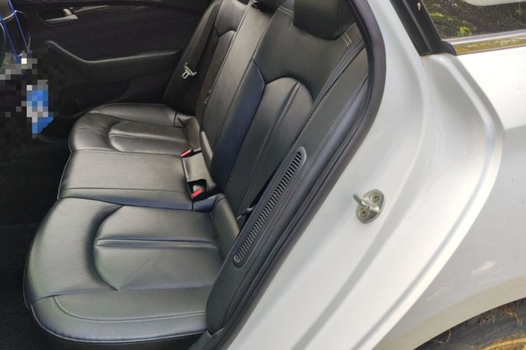 Used Hyundai Sonata Plug-in Hybrid 2018 2.0 PHS Smart Connect Version China VI Standard Interior 4