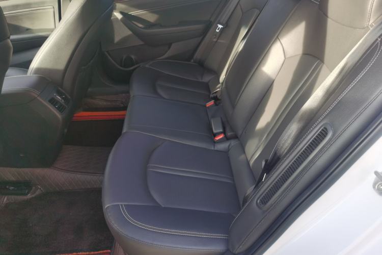 Used Hyundai Sonata Plug-in Hybrid 2018 2.0 PHS Smart Connect Version China VI Standard Interior 4