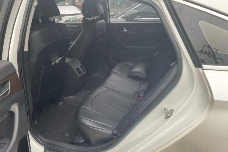 Used Hyundai Sonata Plug-in Hybrid 2018 2.0 PHS Smart Connect Version China V Standard Interior 5