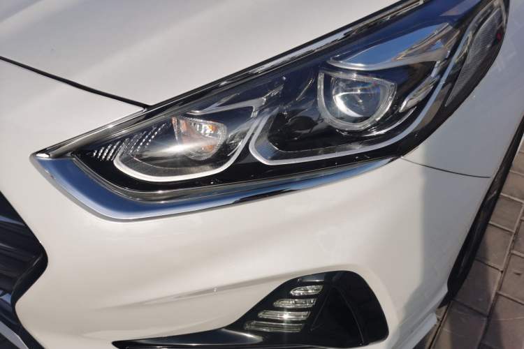 Used Hyundai Sonata Plug-in Hybrid 2018 2.0 PHS Smart Connect Version China VI Standard Left Front Headlight