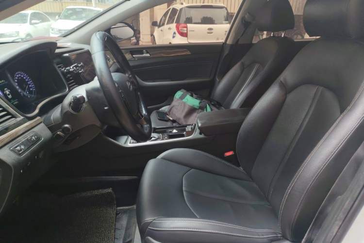 Used Hyundai Sonata Plug-in Hybrid 2018 2.0 PHE Smart Enjoyment Version China VI Standard Left Front Seat