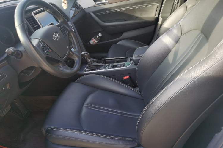 Used Hyundai Sonata Plug-in Hybrid 2018 2.0 PHS Smart Connect Version China VI Standard Left Front Seat