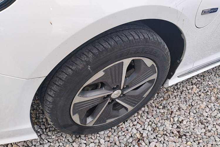 Used Hyundai Sonata Plug-in Hybrid 2018 2.0 PHS Smart Connect Version China VI Standard Left Front Wheel Hub