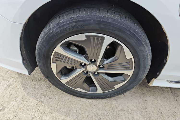 Used Hyundai Sonata Plug-in Hybrid 2018 2.0 PHS Smart Connect Version China VI Standard Left Front Wheel Hub