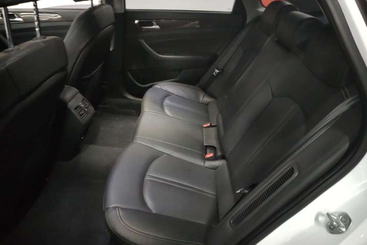 Used Hyundai Sonata Plug-in Hybrid 2018 2.0 PHS Smart Connect Version China VI Standard Left Rear Seat