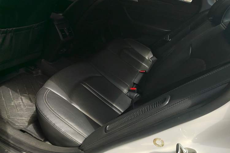 Used Hyundai Sonata Plug-in Hybrid 2018 2.0 PHE Smart Enjoyment Version China VI Standard Left Rear Seat