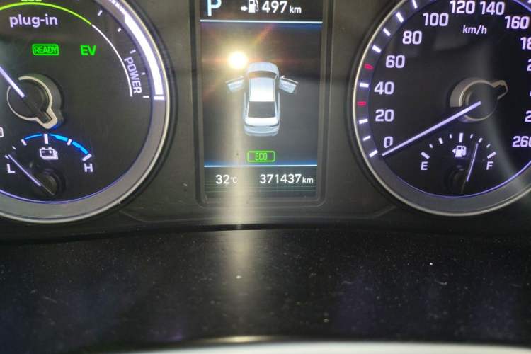 Used Hyundai Sonata Plug-in Hybrid 2018 2.0 PHE Smart Enjoyment Version China VI Standard Odometer Close Up