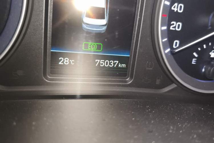 Used Hyundai Sonata Plug-in Hybrid 2018 2.0 PHS Smart Connect Version China V Standard Odometer Close Up