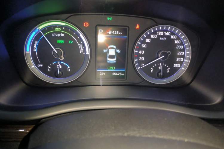 Used Hyundai Sonata Plug-in Hybrid 2018 2.0 PHS Smart Connect Version China V Standard Odometer Close Up
