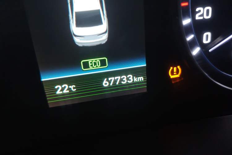 Used Hyundai Sonata Plug-in Hybrid 2018 2.0 PHS Smart Connect Version China VI Standard Odometer Close Up