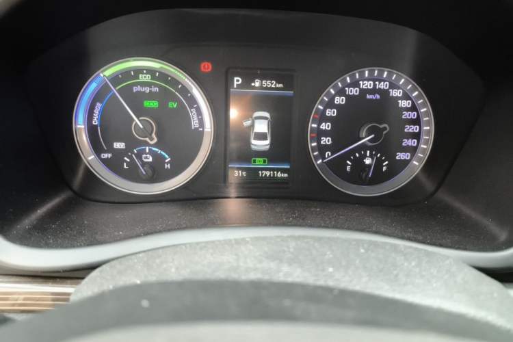 Used Hyundai Sonata Plug-in Hybrid 2018 2.0 PHS Smart Connect Version China VI Standard Odometer Close Up