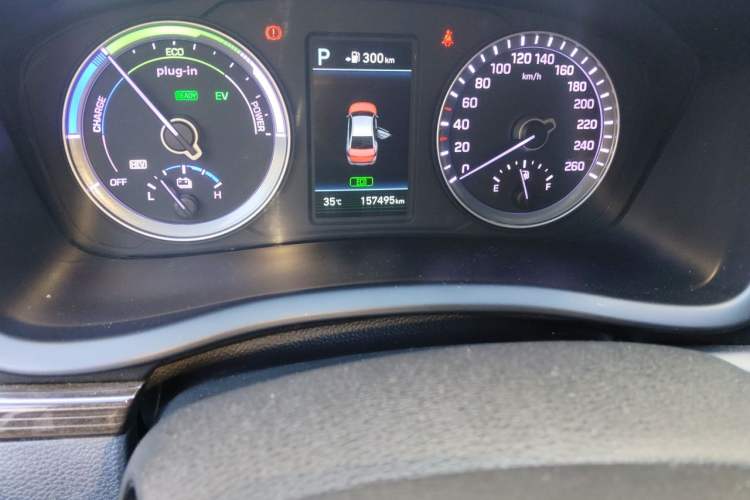 Used Hyundai Sonata Plug-in Hybrid 2018 2.0 PHE Smart Enjoyment Version China VI Standard Odometer Close Up