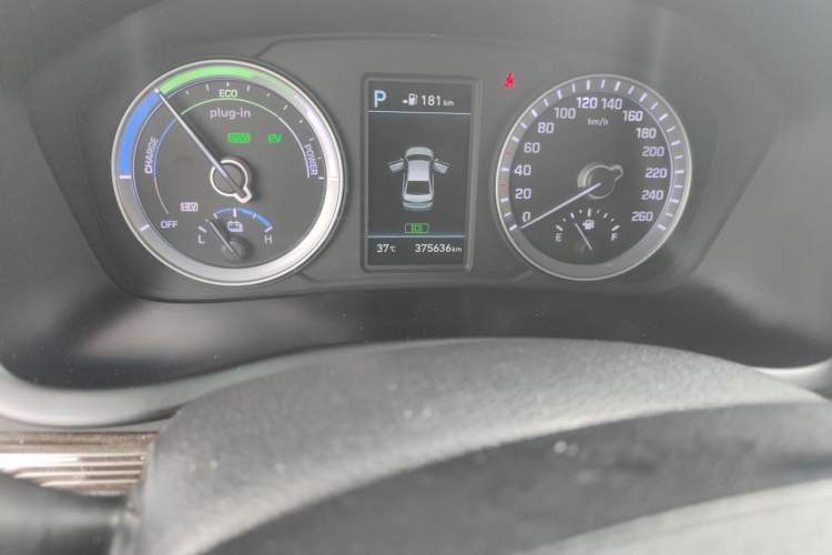 Used Hyundai Sonata Plug-in Hybrid 2018 2.0 PHS Smart Connect Version China VI Standard Odometer Close Up