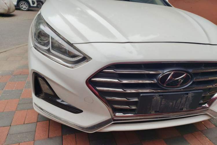 Used Hyundai Sonata Plug-in Hybrid 2018 2.0 PHE Smart Enjoyment Version China VI Standard Right Front Headlight