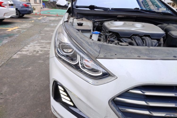 Used Hyundai Sonata Plug-in Hybrid 2018 2.0 PHS Smart Connect Version China V Standard Right Front Headlight