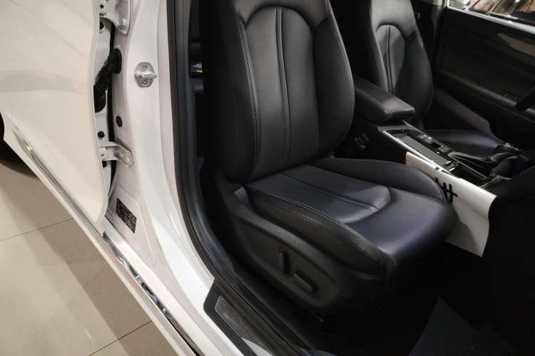 Used Hyundai Sonata Plug-in Hybrid 2018 2.0 PHS Smart Connect Version China VI Standard Right Front Seat