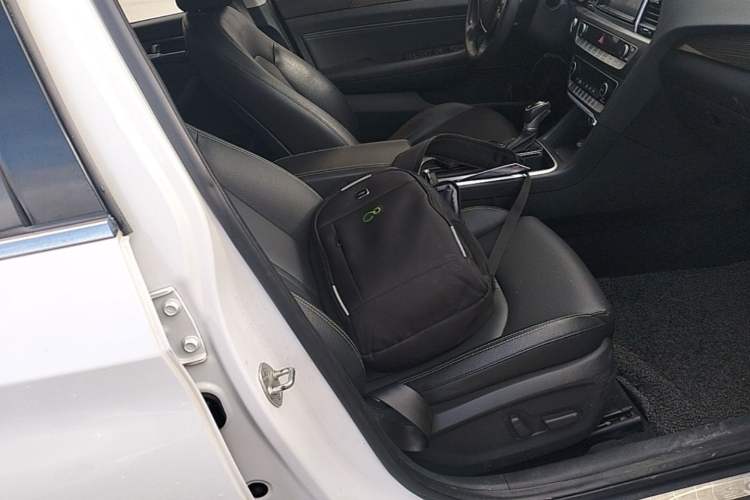Used Hyundai Sonata Plug-in Hybrid 2018 2.0 PHS Smart Connect Version China VI Standard Right Front Seat