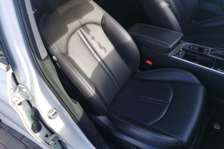 Used Hyundai Sonata Plug-in Hybrid 2018 2.0 PHS Smart Connect Version China VI Standard Right Front Seat