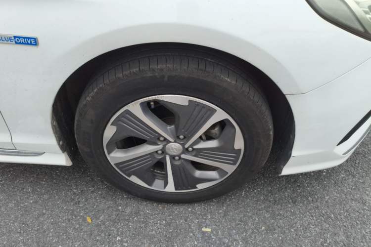 Used Hyundai Sonata Plug-in Hybrid 2018 2.0 PHS Smart Connect Version China V Standard Right Front Wheel Hub