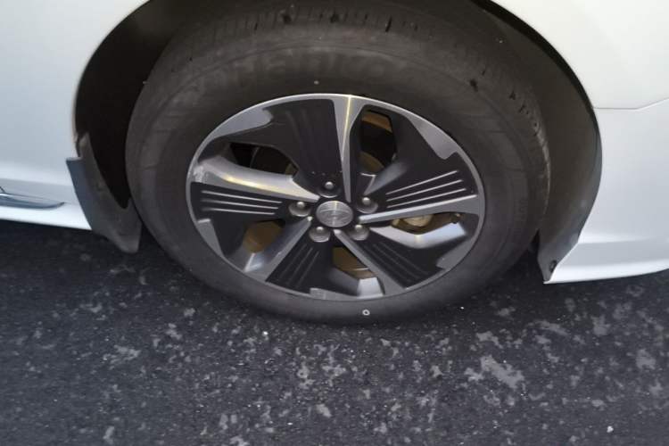 Used Hyundai Sonata Plug-in Hybrid 2018 2.0 PHS Smart Connect Version China V Standard Right Front Wheel Hub