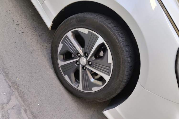 Used Hyundai Sonata Plug-in Hybrid 2018 2.0 PHE Smart Enjoyment Version China VI Standard Right Front Wheel Hub