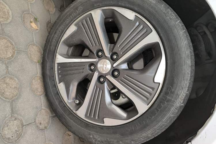 Used Hyundai Sonata Plug-in Hybrid 2018 2.0 PHS Smart Connect Version China VI Standard Right Front Wheel Hub