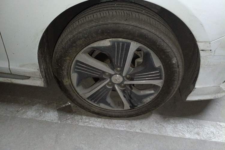 Used Hyundai Sonata Plug-in Hybrid 2018 2.0 PHS Smart Connect Version China VI Standard Right Front Wheel Hub