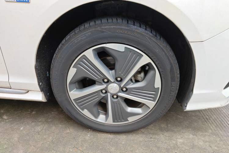 Used Hyundai Sonata Plug-in Hybrid 2018 2.0 PHS Smart Connect Version China V Standard Right Front Wheel Hub