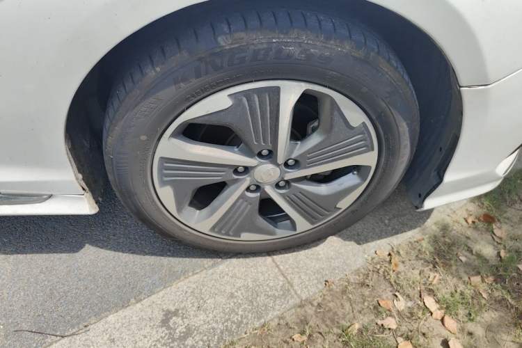 Used Hyundai Sonata Plug-in Hybrid 2018 2.0 PHS Smart Connect Version China VI Standard Right Front Wheel Hub