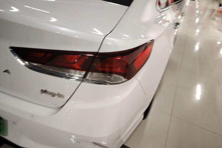 Used Hyundai Sonata Plug-in Hybrid 2018 2.0 PHS Smart Connect Version China VI Standard Right Rear Taillight