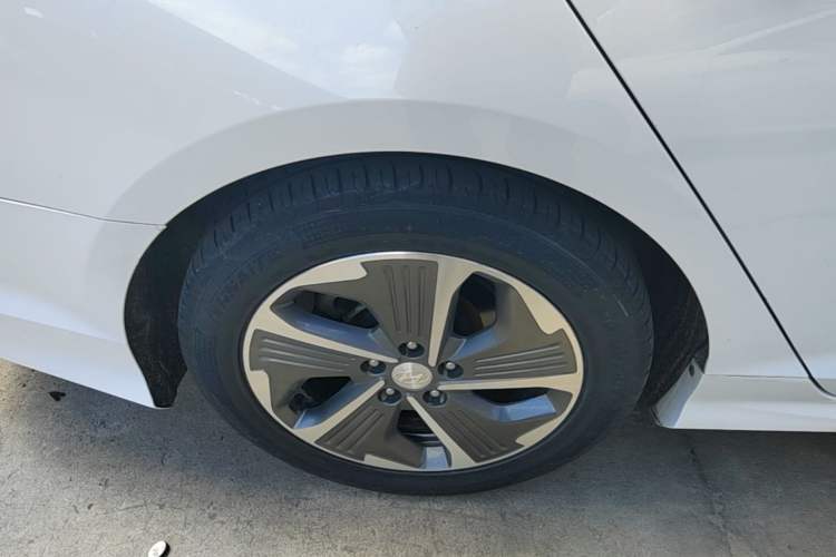 Used Hyundai Sonata Plug-in Hybrid 2018 2.0 PHE Smart Enjoyment Version China VI Standard Right Rear Wheel Hub