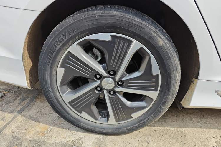 Used Hyundai Sonata Plug-in Hybrid 2018 2.0 PHS Smart Connect Version China VI Standard Right Rear Wheel Hub