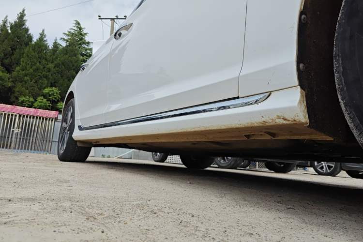 Used Hyundai Sonata Plug-in Hybrid 2018 2.0 PHS Smart Connect Version China VI Standard Right Side Sill