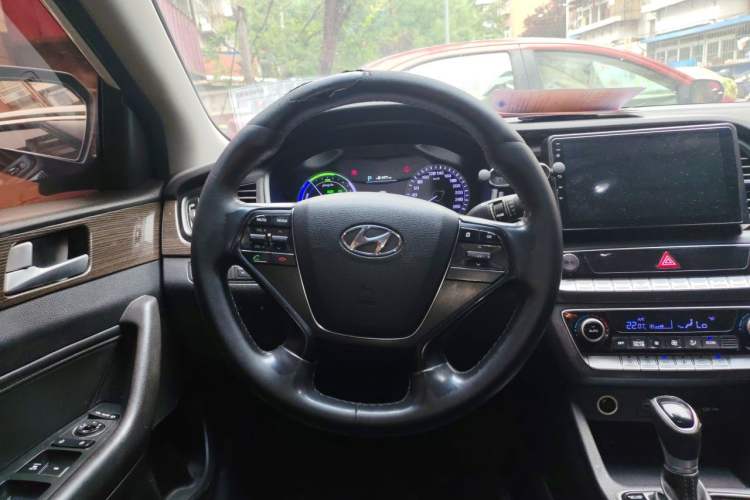 Used Hyundai Sonata Plug-in Hybrid 2018 2.0 PHE Smart Enjoyment Version China VI Standard Steering Wheel