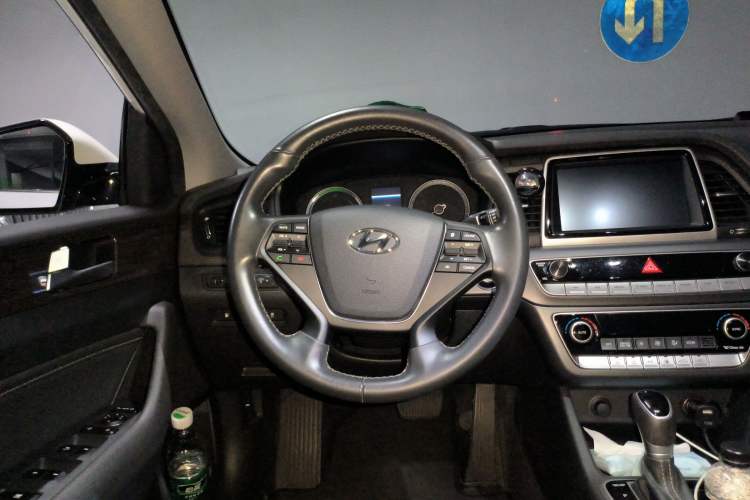 Used Hyundai Sonata Plug-in Hybrid 2018 2.0 PHS Smart Connect Version China V Standard Steering Wheel