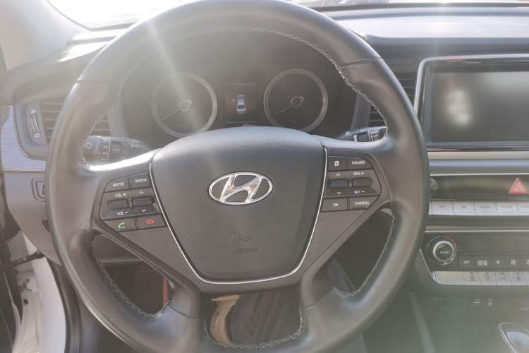 Used Hyundai Sonata Plug-in Hybrid 2018 2.0 PHS Smart Connect Version China VI Standard Steering Wheel