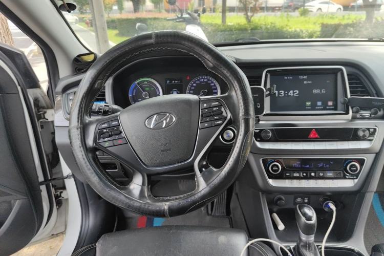 Used Hyundai Sonata Plug-in Hybrid 2018 2.0 PHS Smart Connect Version China VI Standard Steering Wheel