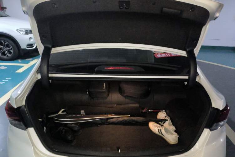 Used Hyundai Sonata Plug-in Hybrid 2018 2.0 PHS Smart Connect Version China V Standard Trunk