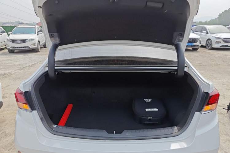 Used Hyundai Sonata Plug-in Hybrid 2018 2.0 PHS Smart Connect Version China VI Standard Trunk