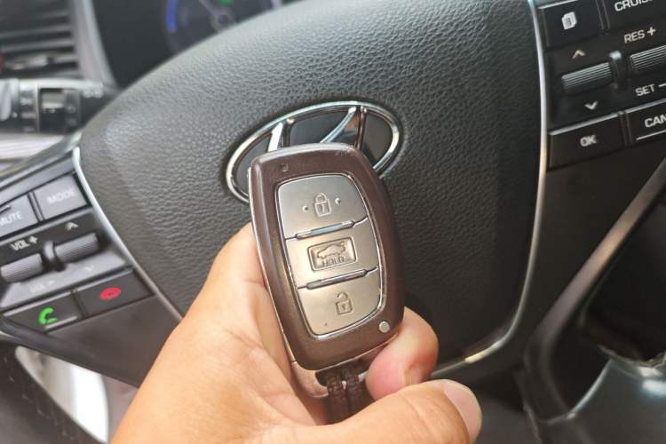 Used Hyundai Sonata Plug-in Hybrid 2018 2.0 PHS Smart Connect Version China VI Standard Vehicle Key
