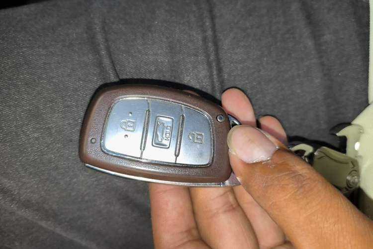 Used Hyundai Sonata Plug-in Hybrid 2018 2.0 PHS Smart Connect Version China VI Standard Vehicle Key