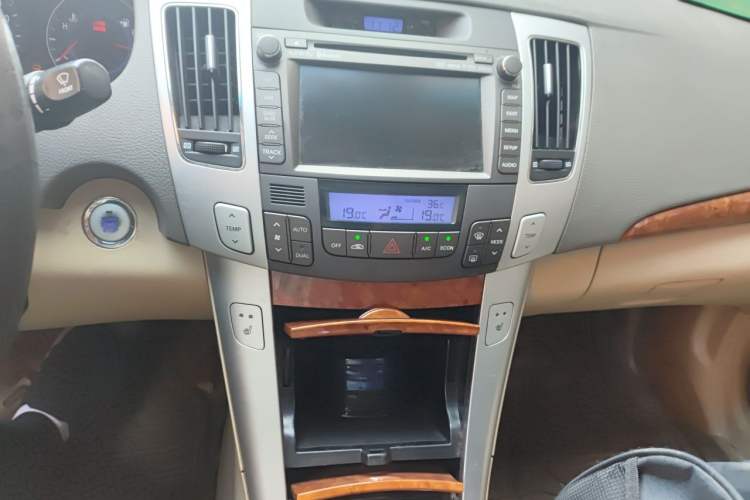 Used Hyundai SONATA·NFC 2009 2.0L AT TOP Audio And AC Panel