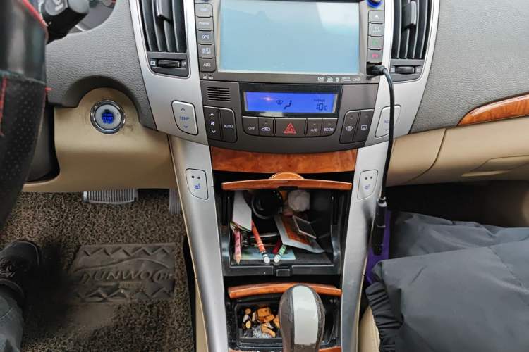 Used Hyundai SONATA·NFC 2009 2.0L Automatic GLS Audio And AC Panel