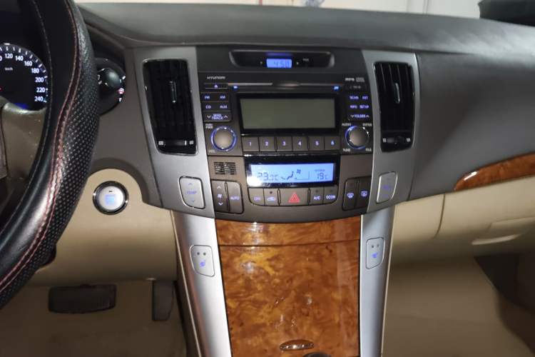 Used Hyundai SONATA·NFC 2009 2.0L Automatic GLS Audio And AC Panel