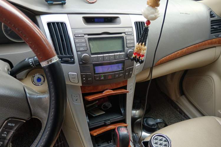 Used Hyundai SONATA·NFC 2009 2.0L Automatic GLS Audio And AC Panel
