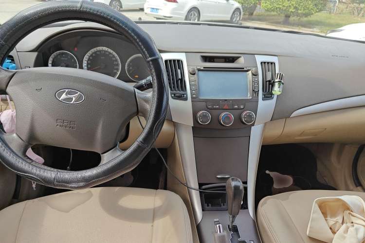 Used Hyundai SONATA·NFC 2009 2.0L AT GL Center Console
